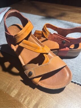 Taos Footwear womens Orange/Tan Leather Hook-and-Loop Sandals